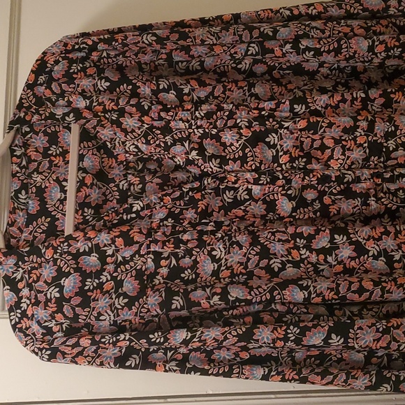 Tops - floral v-neck flowy top unbranded